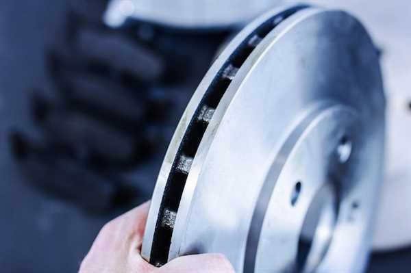Understanding Common Brake Sensor Warning Signs in Audi Vehicles